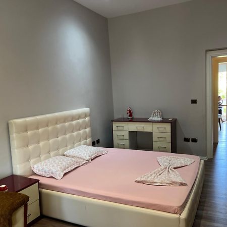 Lukas Apartament Vollga Durrës Esterno foto