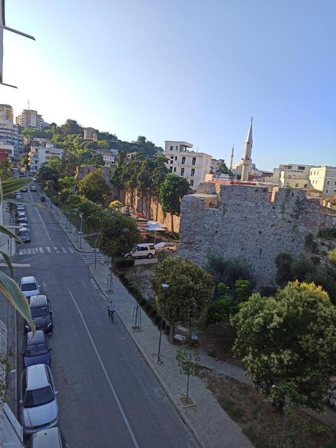 Lukas Apartament Vollga Durrës Esterno foto