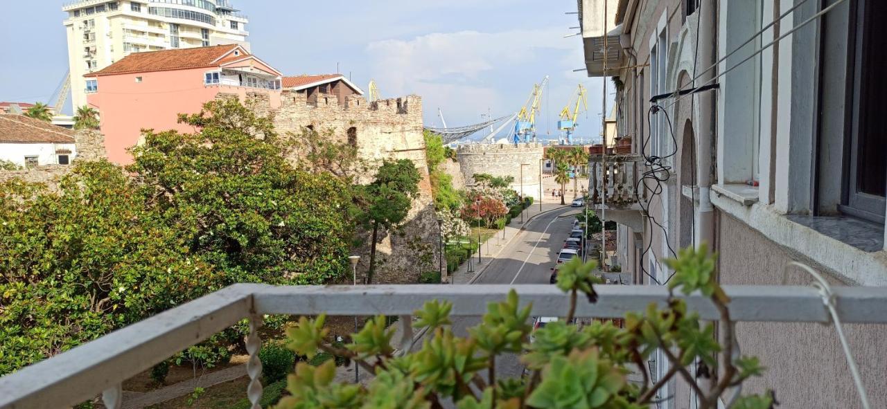 Lukas Apartament Vollga Durrës Esterno foto