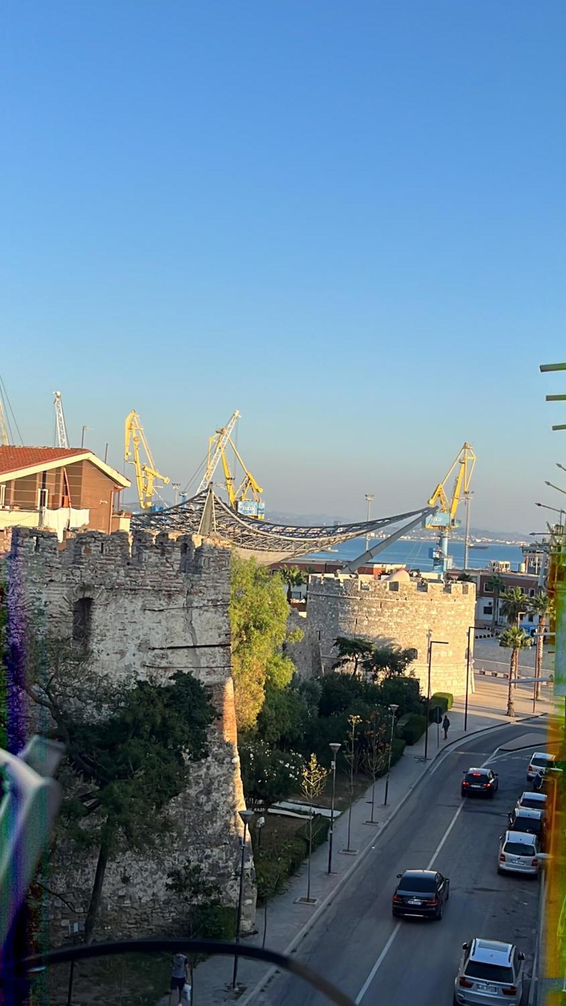 Lukas Apartament Vollga Durrës Esterno foto