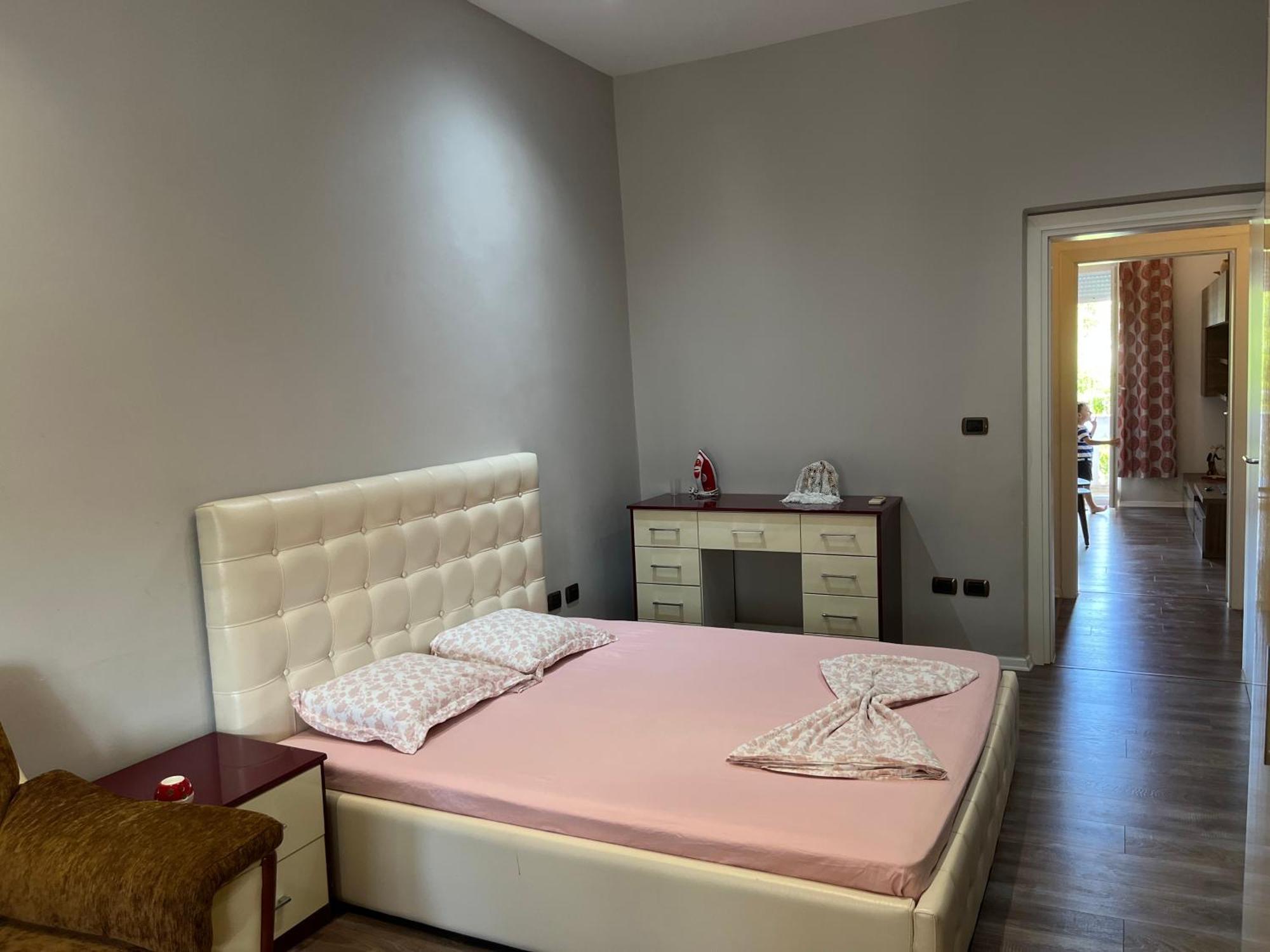 Lukas Apartament Vollga Durrës Esterno foto